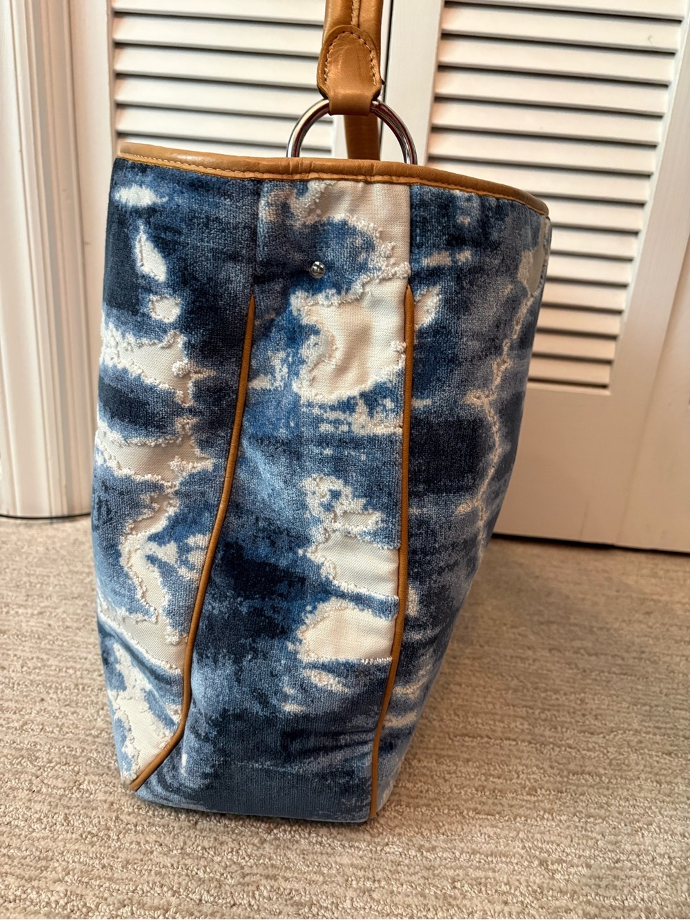 Glenda Gies Olivia blue tie-dye Velvet Chanel - Picture 2 of 6
